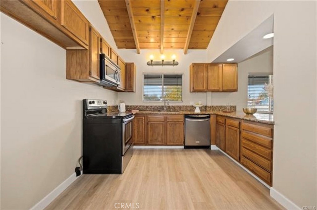 13429 Rancherias Road Apple Valley, CA 92308 - Photo 9 of 27