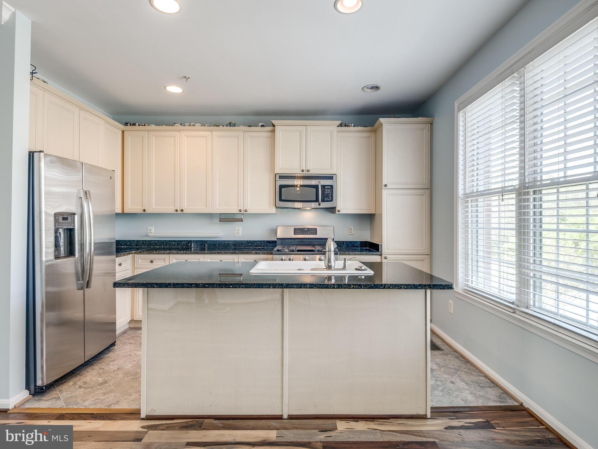 12108 Kinsley Place Reston, VA 20190 - Photo 13 of 27 Kitchen