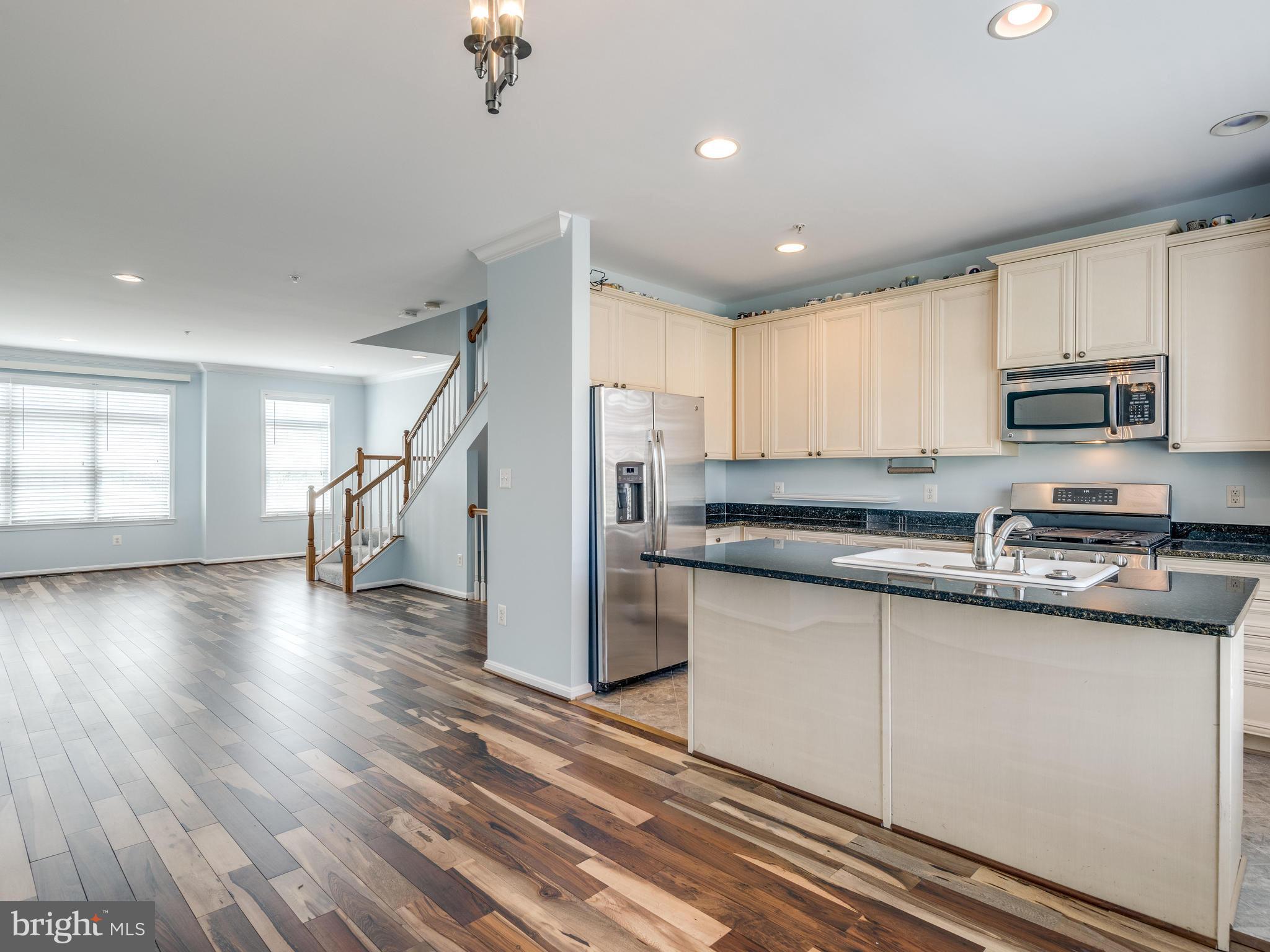 12108 Kinsley Place Reston, VA 20190 - Photo 14 of 27 Kitchen
