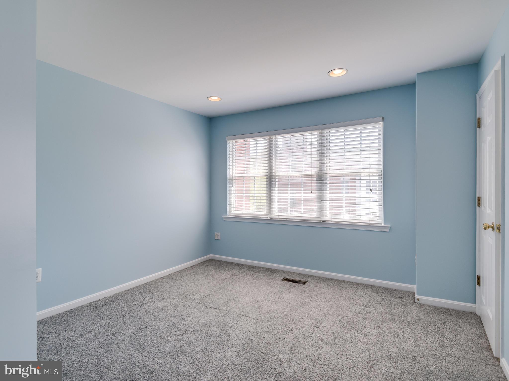 12108 Kinsley Place Reston, VA 20190 - Photo 22 of 27 Bedroom