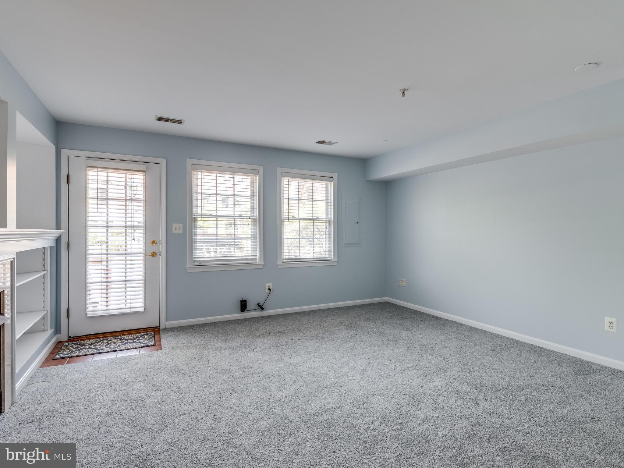 12108 Kinsley Place Reston, VA 20190 - Photo 5 of 27 Family Room