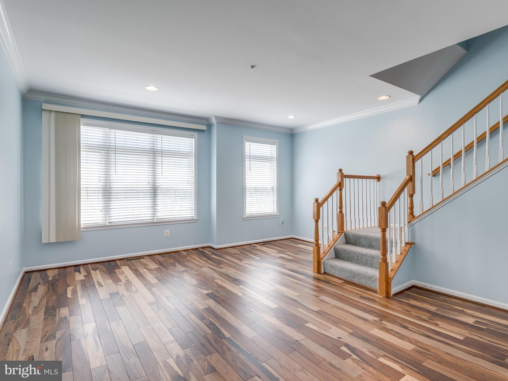 12108 Kinsley Place Reston, VA 20190 - Photo 10 of 27 Living Room