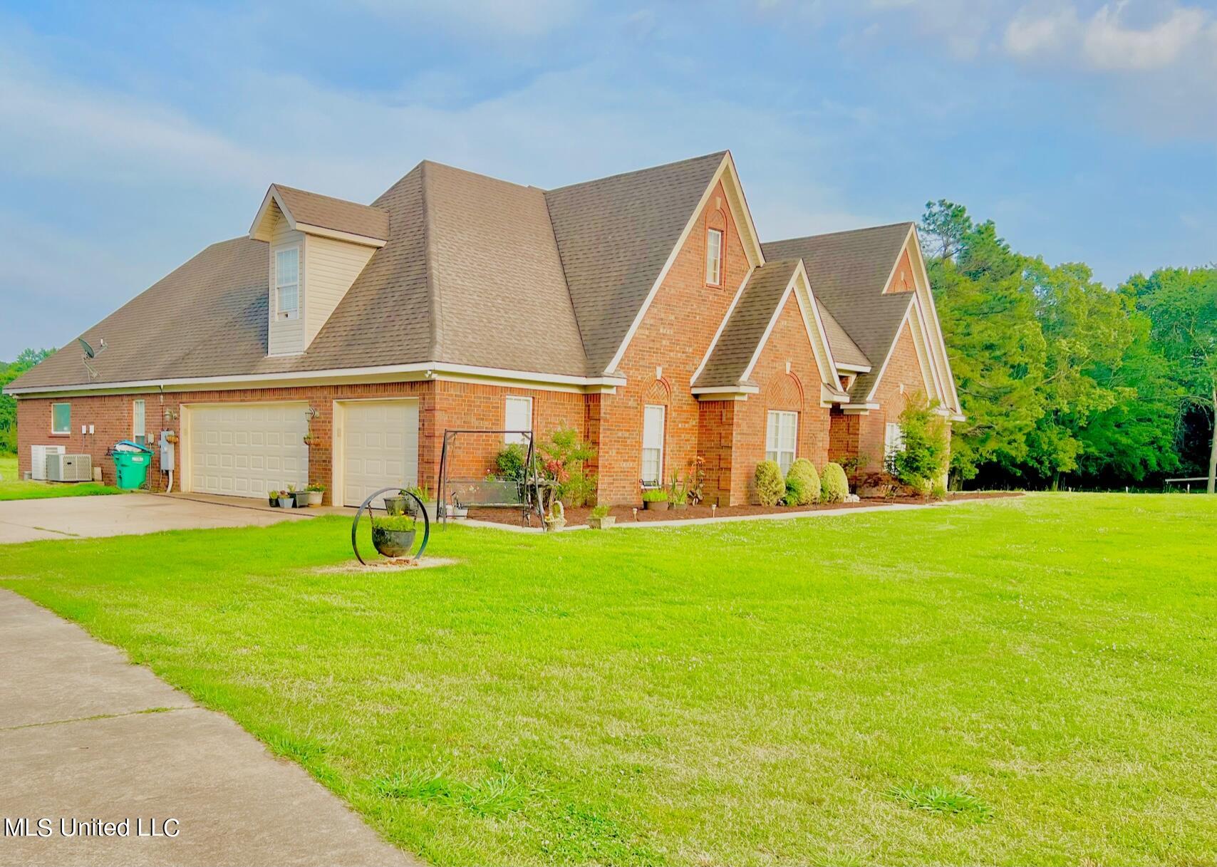 2620 Horn Lake Road Nesbit, MS 38651 - Photo 2 of 32 IMG_1128