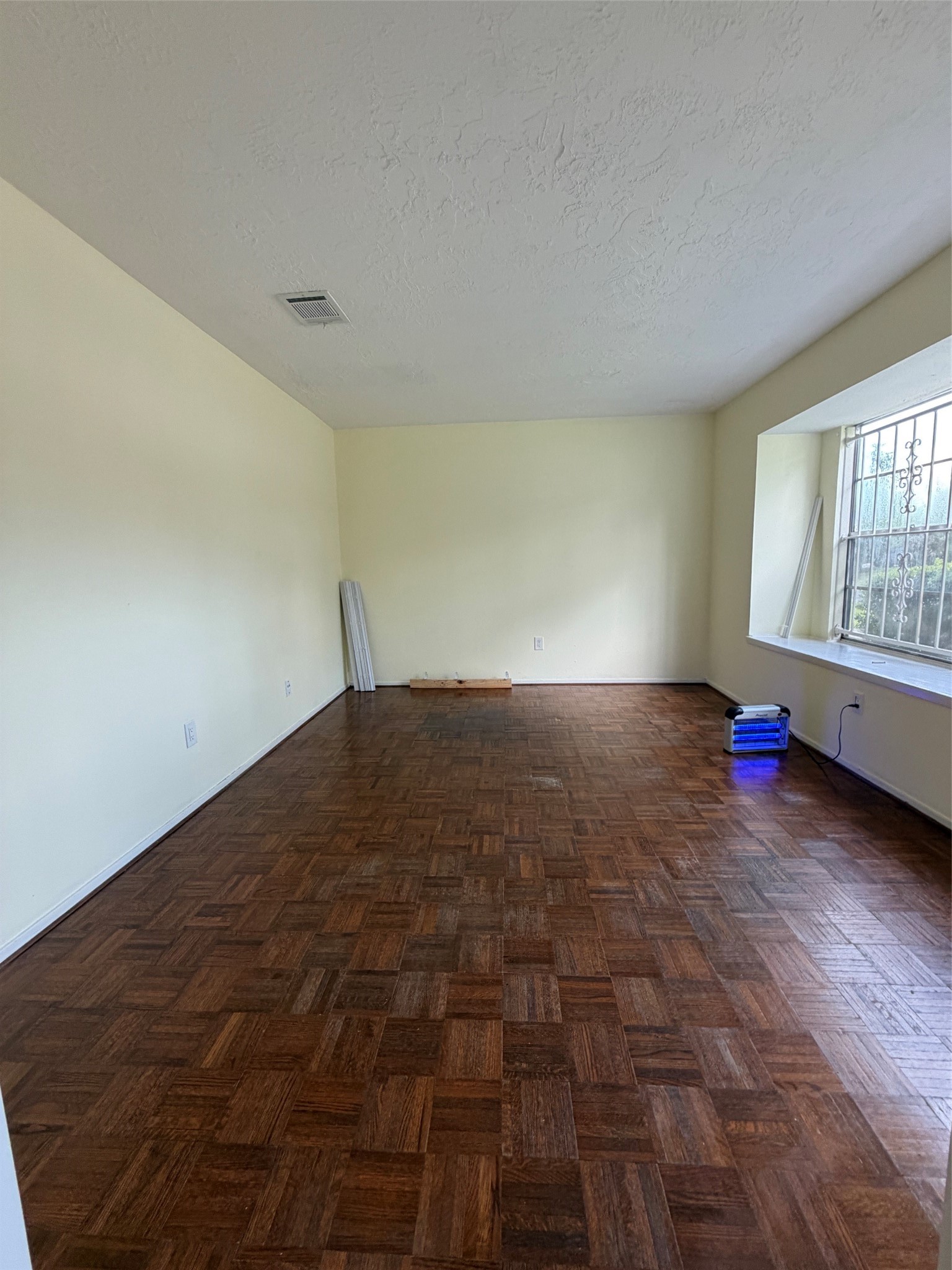 11419 Sharpcrest Street Houston, TX 77072 - Photo 11 of 22 Gallery Image 11
