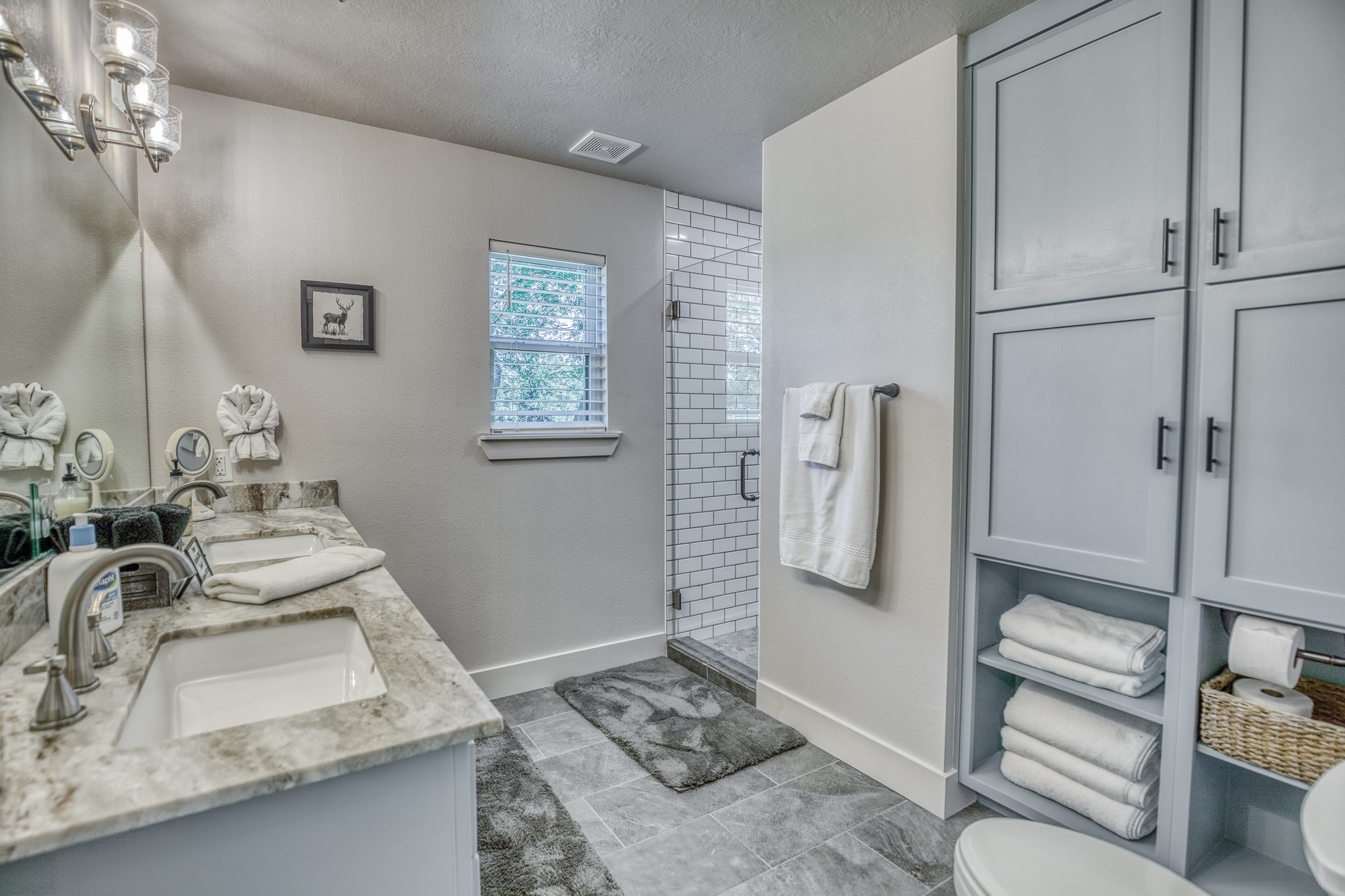 5344 Andert Road Bryan, TX 77808 - Photo 16 of 50 a room with a couch and a table