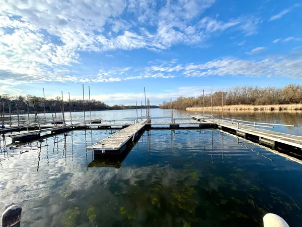$1,850 | 1304 West Medicine Lake Drive, Unit 226, Plymouth, MN 55441