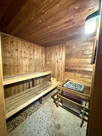 $1,850 | 1304 West Medicine Lake Drive, Unit 226, Plymouth, MN 55441