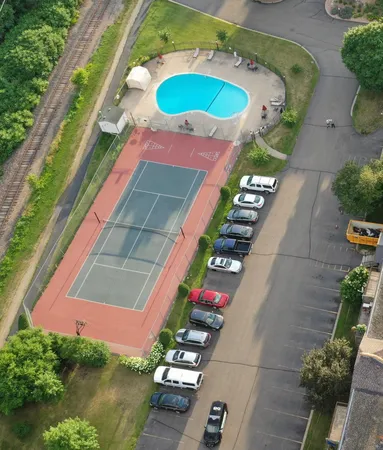 $1,850 | 1304 West Medicine Lake Drive, Unit 226, Plymouth, MN 55441