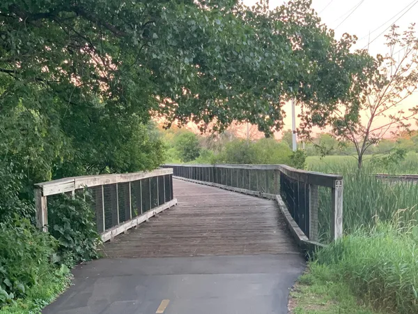 $1,850 | 1304 West Medicine Lake Drive, Unit 226, Plymouth, MN 55441