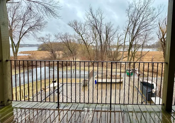 $1,850 | 1304 West Medicine Lake Drive, Unit 226, Plymouth, MN 55441