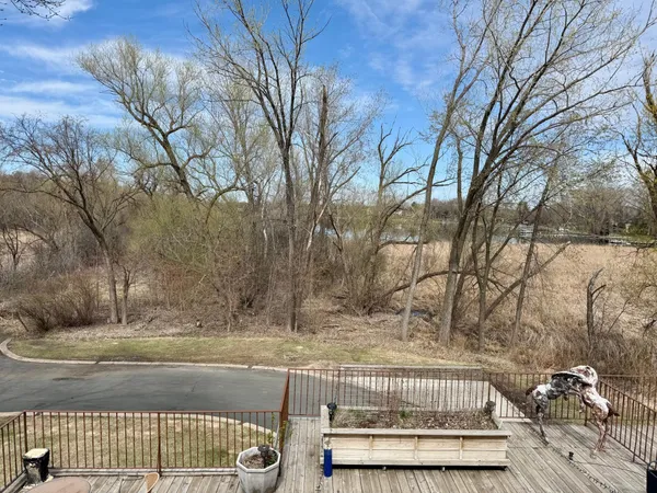 $1,850 | 1304 West Medicine Lake Drive, Unit 226, Plymouth, MN 55441