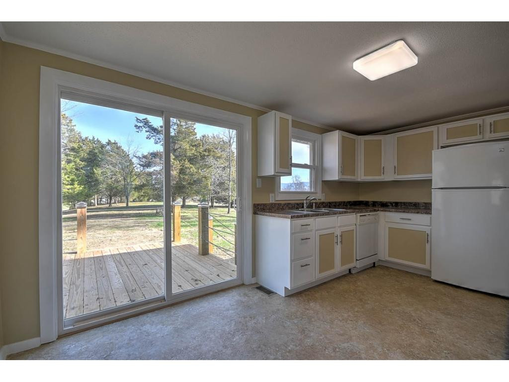 140 Holly Creek Road Greeneville, TN 37745 - Photo 13 of 32 Photo 13