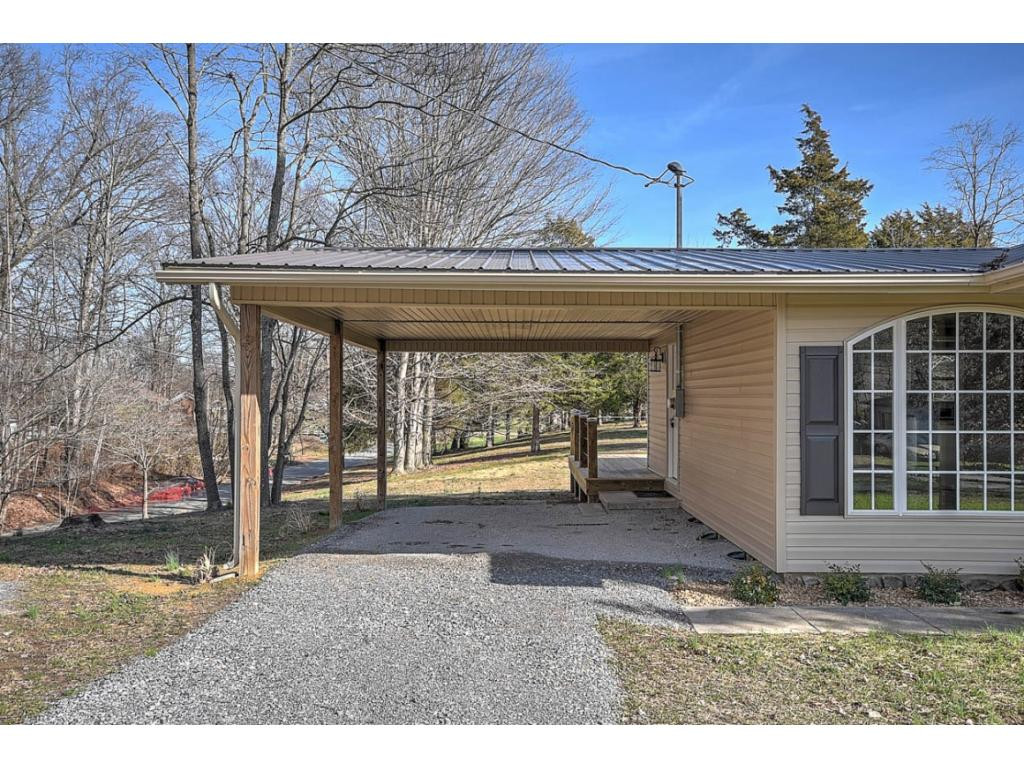 140 Holly Creek Road Greeneville, TN 37745 - Photo 4 of 32 Photo 4
