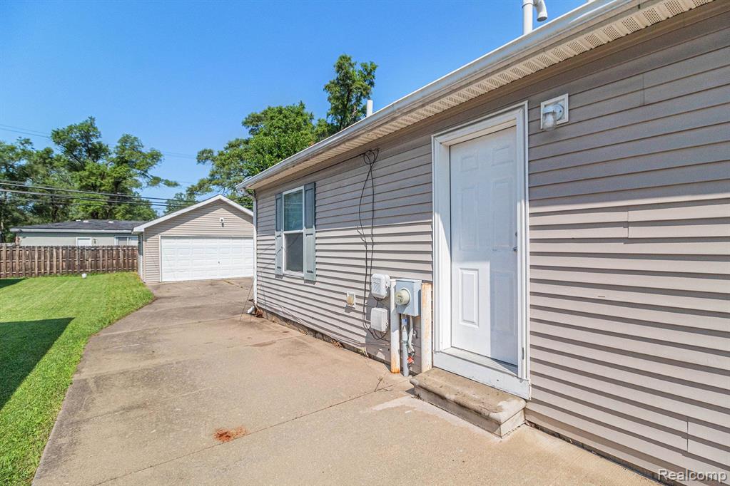 4016 Howe Road Wayne, MI 48184 - Photo 35 of 40