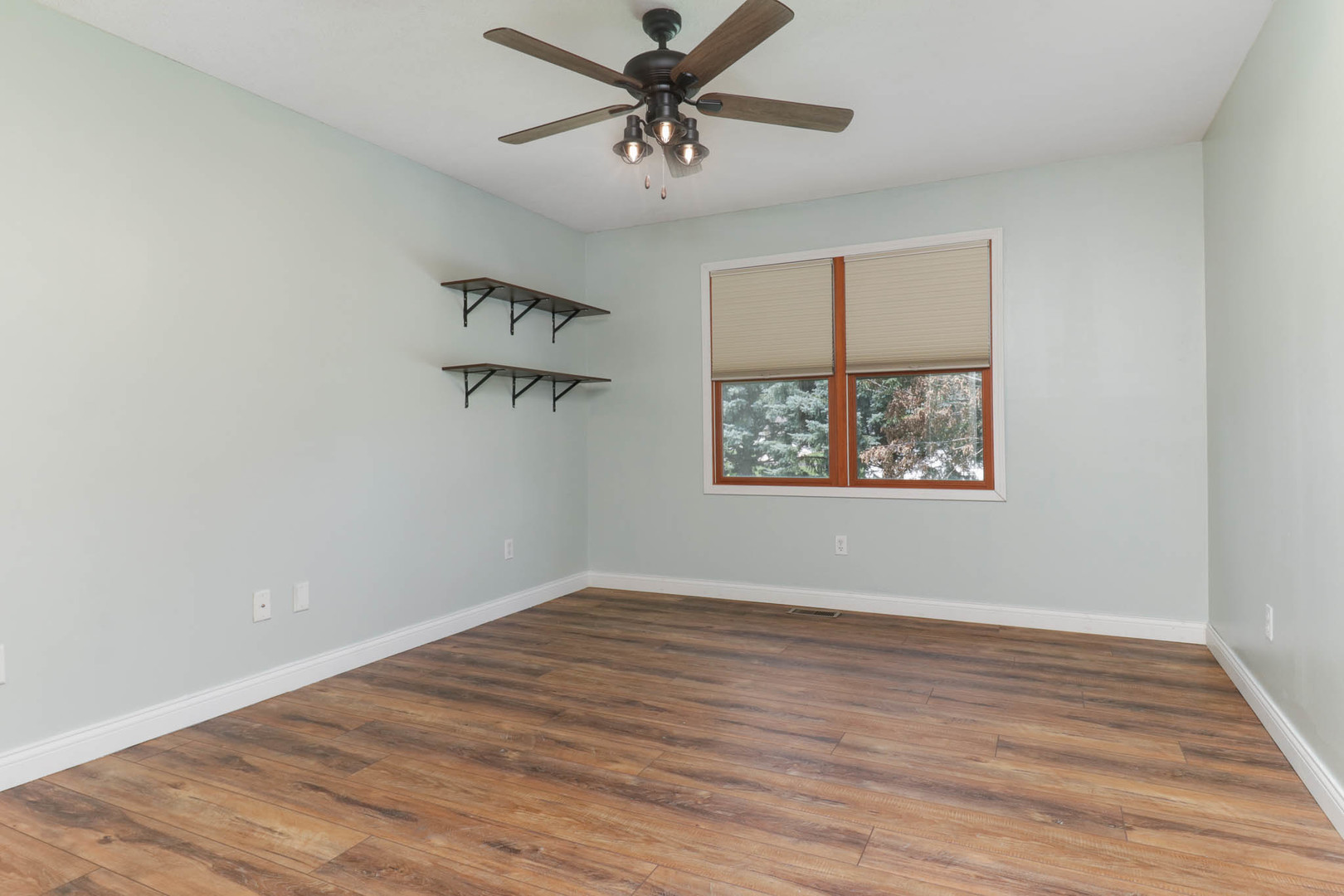 404 Sunset Drive Colfax, IL 61728 - Photo 7 of 33