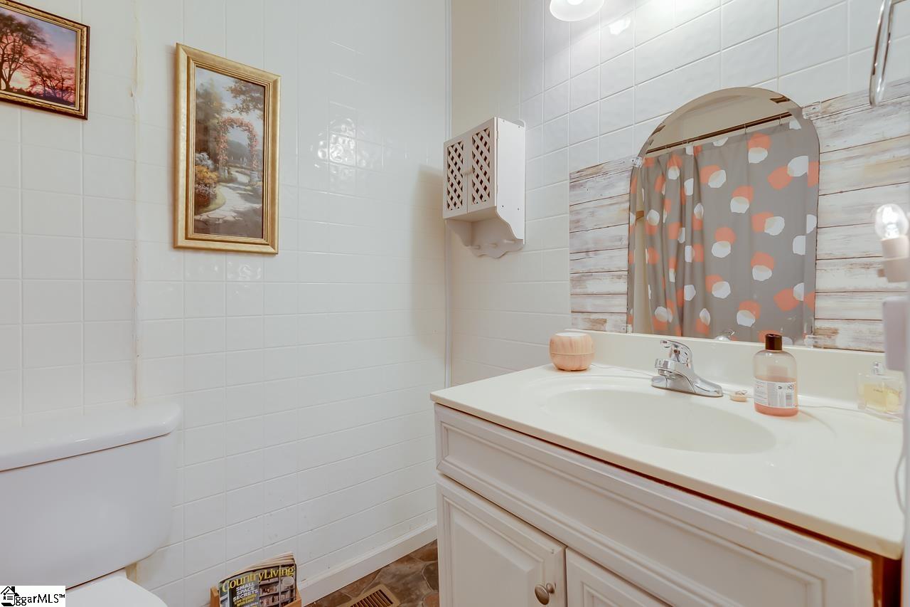285 Tate Road Central, SC 29630 - Photo 12 of 34