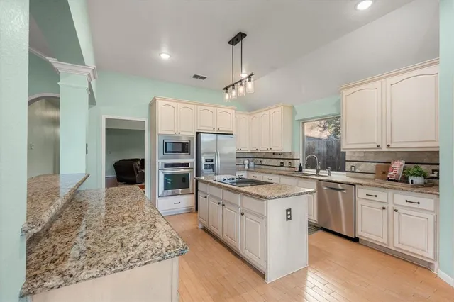 $525,000 | 1002 Muirfield Drive, Mansfield, TX 76063