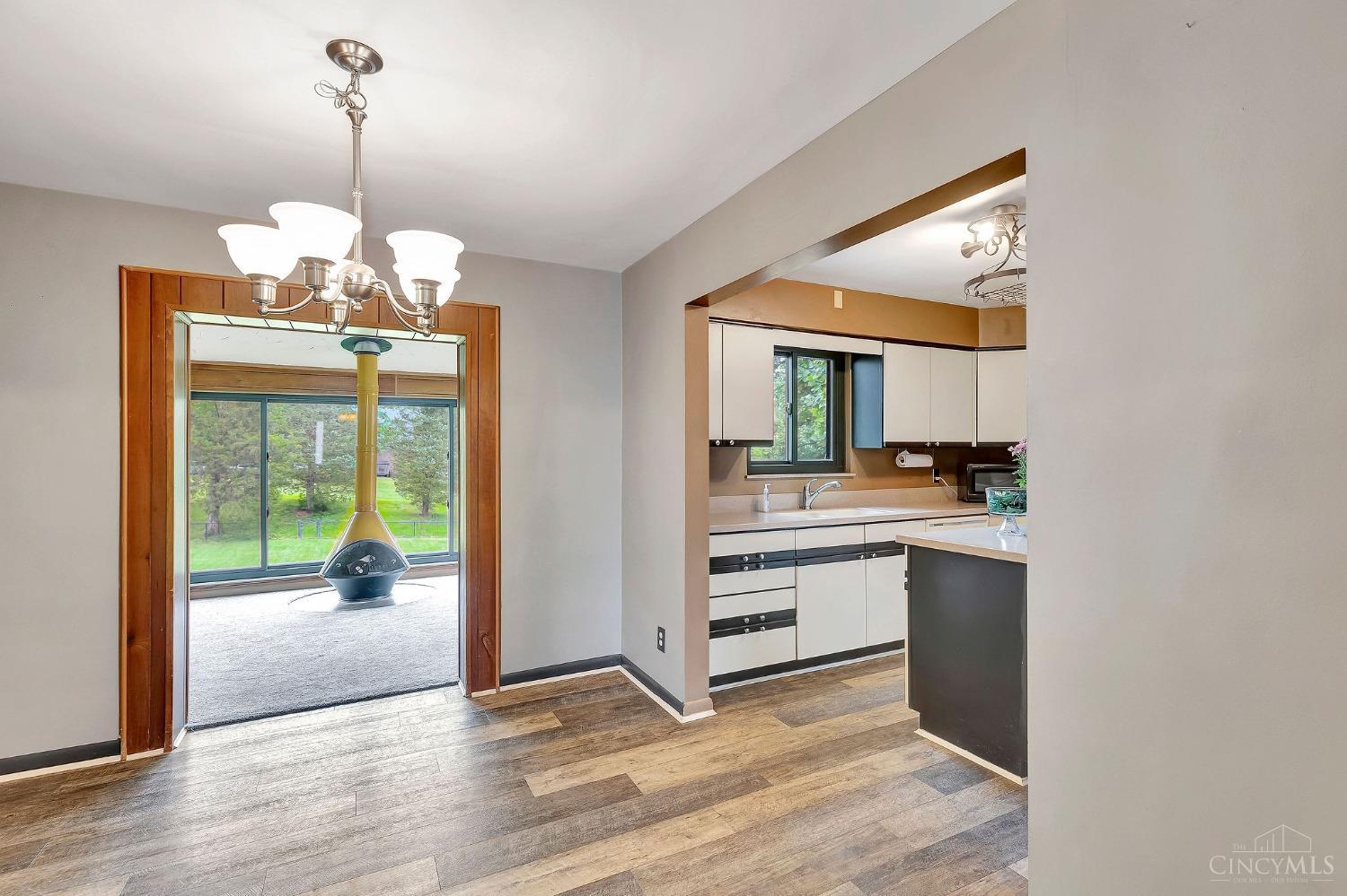 2040 Ebenezer Road Cincinnati, OH 45233 - Photo 12 of 42