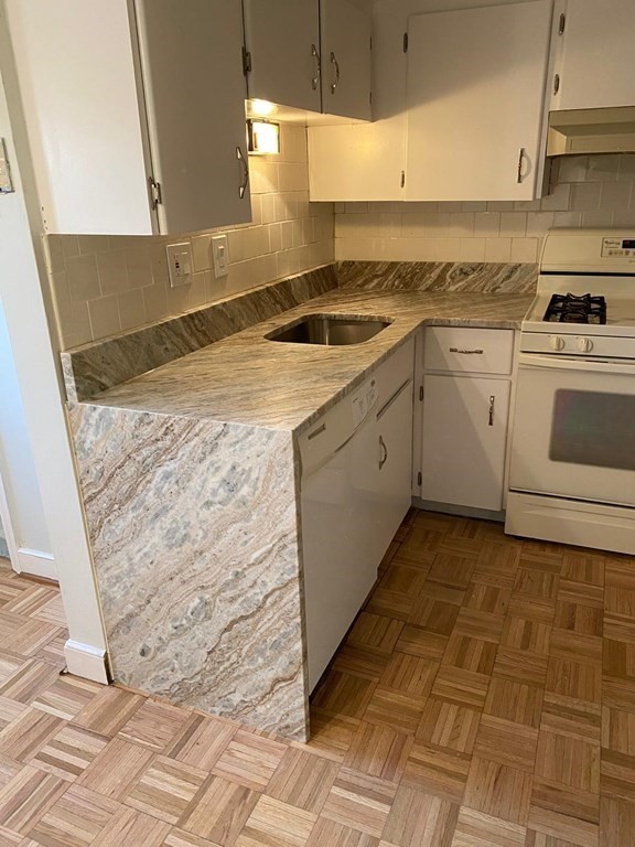 45 Leominster Road, Unit 45 Dedham, MA 02026 - Photo 1 of 12 Gallery Image 1