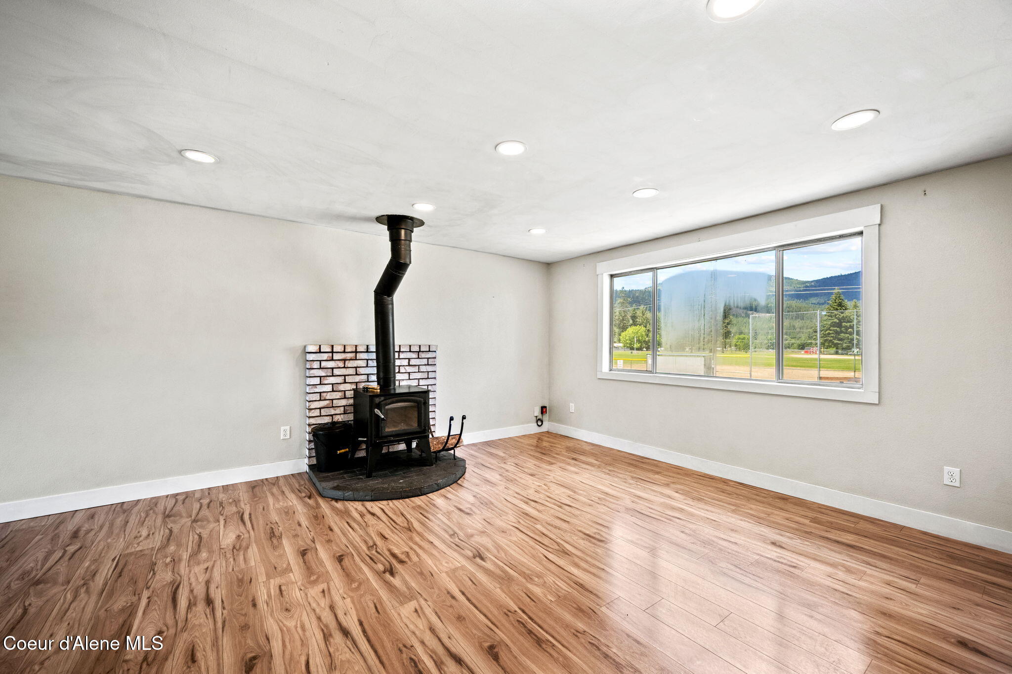 8247 Montana Street Rathdrum, ID 83858 - Photo 8 of 35 Family Room