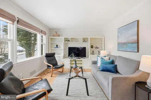 $625,000 | 503 Grandin Avenue, Rockville, MD 20850