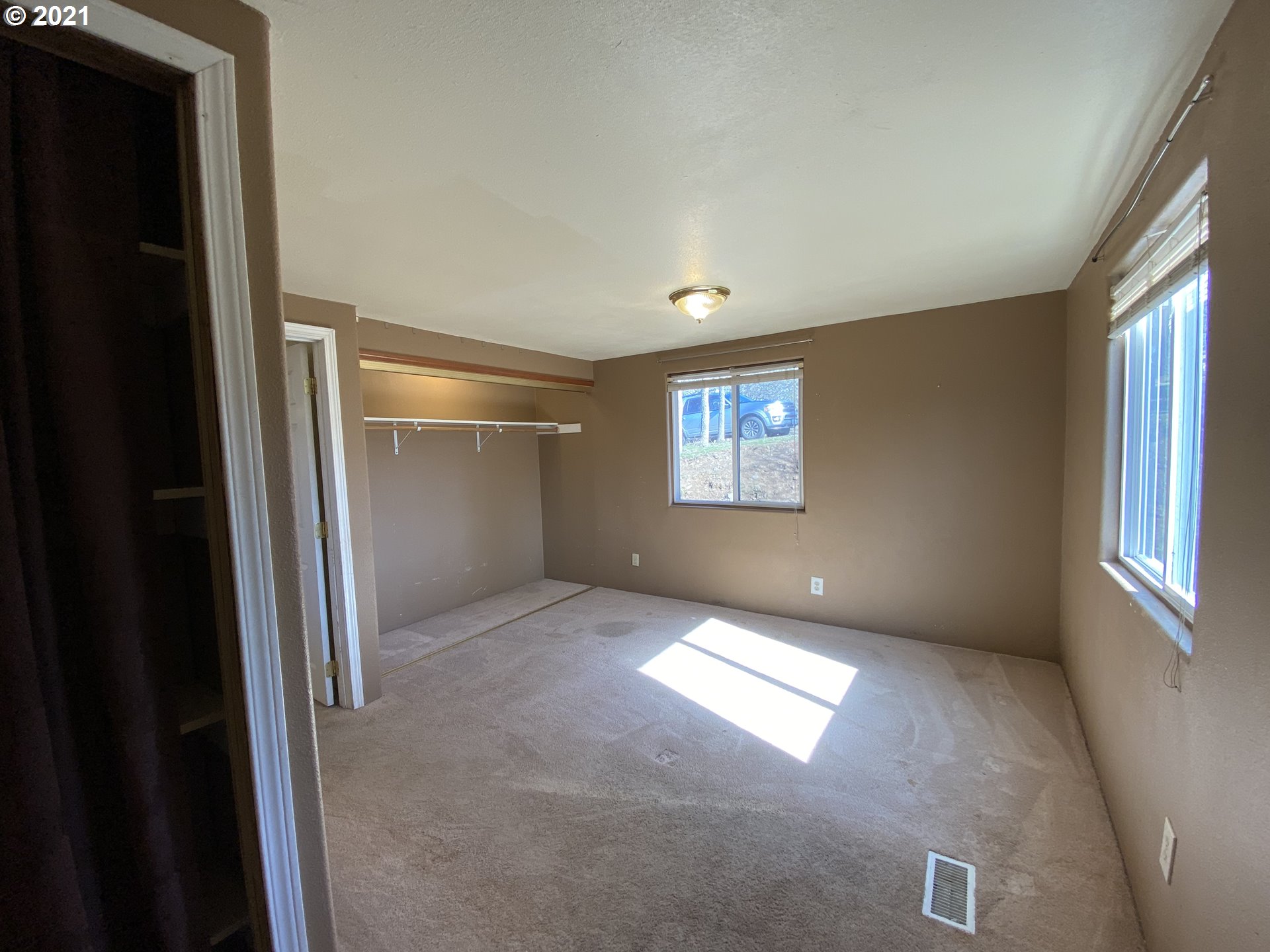 866 Saxton Bane Road Goldendale, WA 98620 - Photo 3 of 31 Gallery Image 3