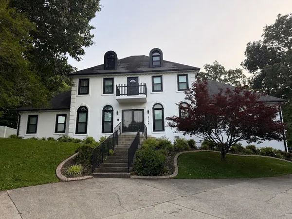 $690,000 | 2706 Wakefield Drive, Clarksville, TN 37043