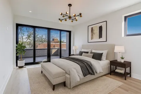 $1,197,000 | 2307 West Foster Avenue, Unit 3, Chicago, IL 60625