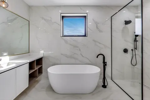 $1,197,000 | 2307 West Foster Avenue, Unit 3, Chicago, IL 60625