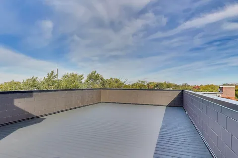 $1,197,000 | 2307 West Foster Avenue, Unit 3, Chicago, IL 60625