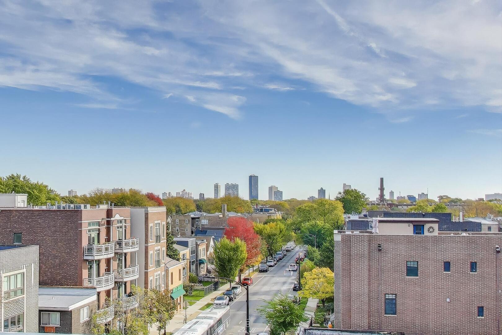 2307 West Foster Avenue, Unit 3 Chicago, IL 60625 - Photo 43 of 48 a view of buildings