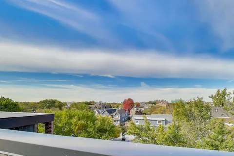 $1,197,000 | 2307 West Foster Avenue, Unit 3, Chicago, IL 60625