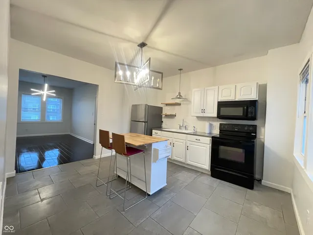 $1,299 | 3818 Central Avenue, Indianapolis, IN 46205