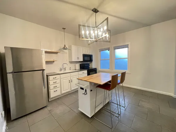 $1,299 | 3818 Central Avenue, Indianapolis, IN 46205