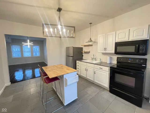 $1,299 | 3818 Central Avenue, Indianapolis, IN 46205