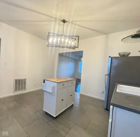 $1,500 | 3818 Central Avenue, Indianapolis, IN 46205