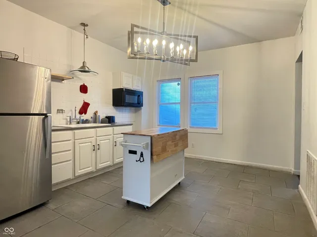 $1,500 | 3818 Central Avenue, Indianapolis, IN 46205