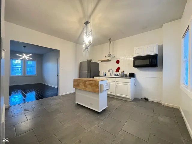 $1,500 | 3818 Central Avenue, Indianapolis, IN 46205