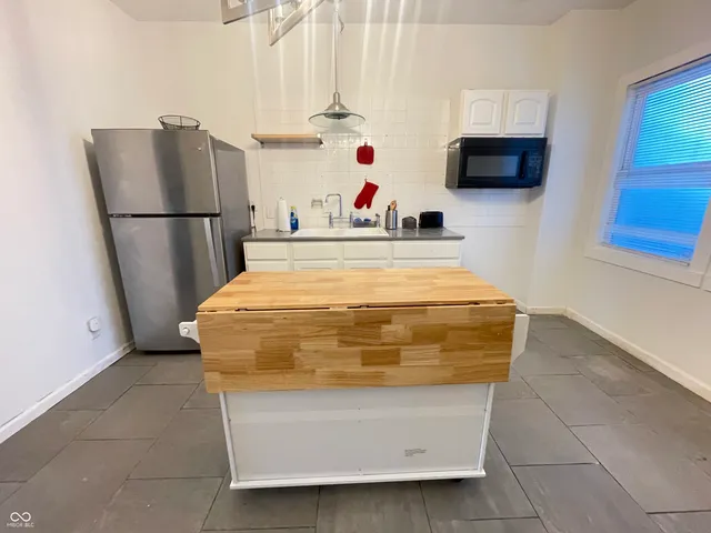 $1,500 | 3818 Central Avenue, Indianapolis, IN 46205