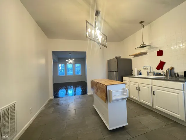 $1,500 | 3818 Central Avenue, Indianapolis, IN 46205