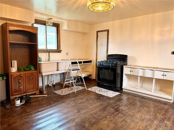 $45,000 | 801 Cowan Avenue, Jeannette, PA 15644