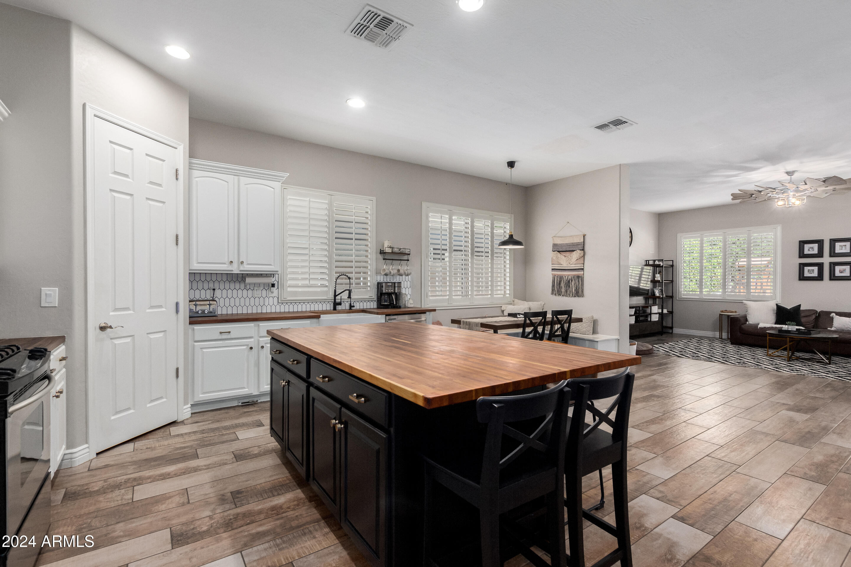 2459 South Racine Lane Gilbert, AZ 85295 - Photo 12 of 48 16 - Racine