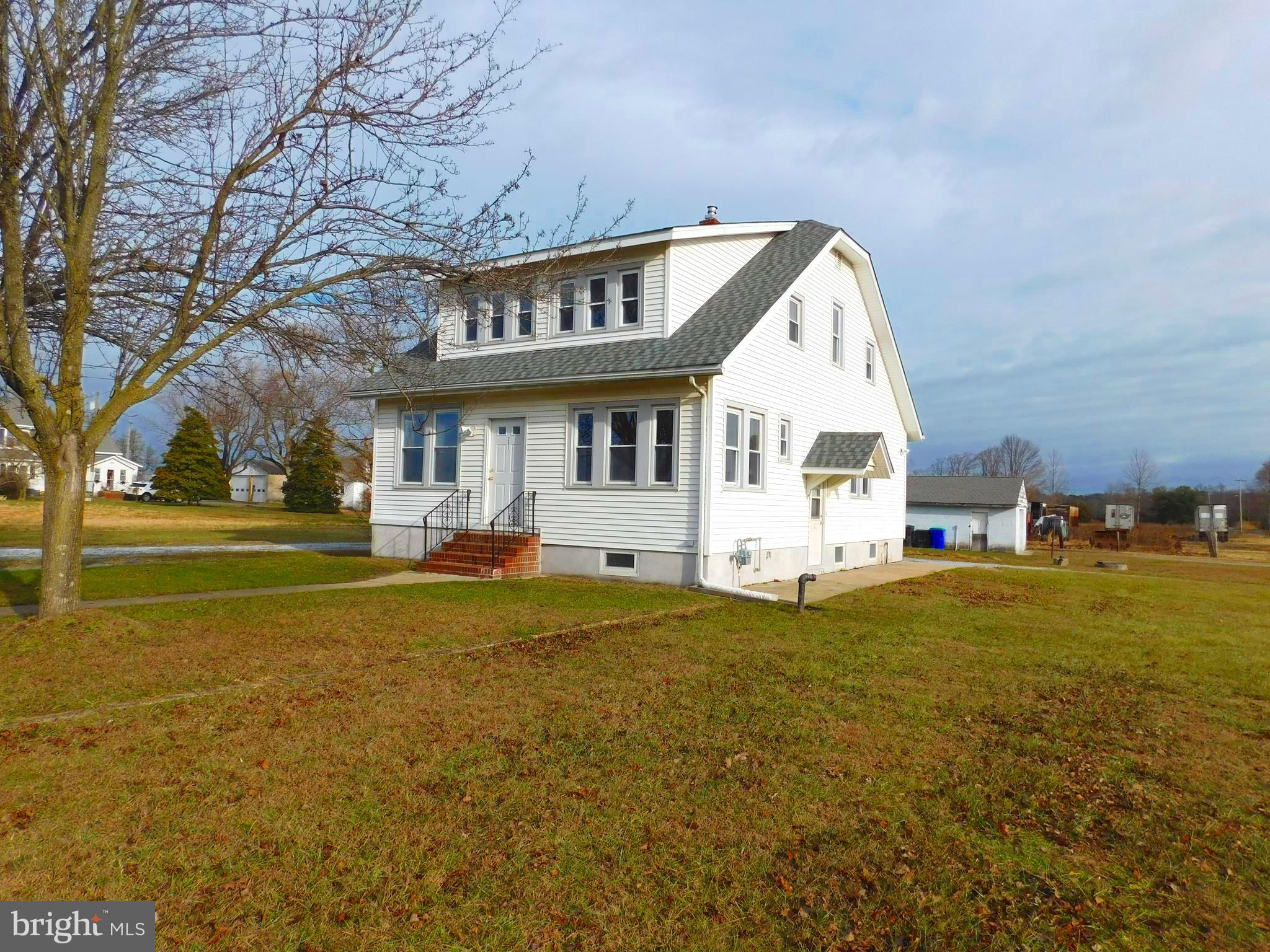 201 North Union Road Hammonton, NJ 08037 - Photo 1 of 25 Exterior home on a corner lot
