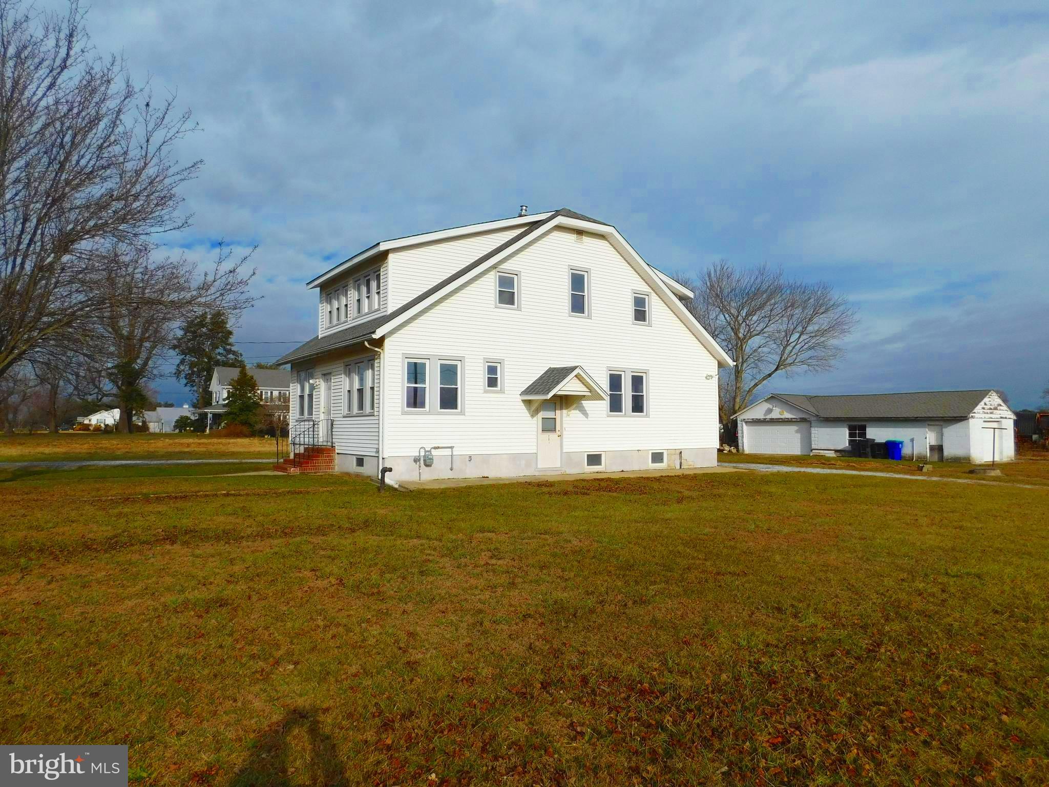 201 North Union Road Hammonton, NJ 08037 - Photo 5 of 25 side of house