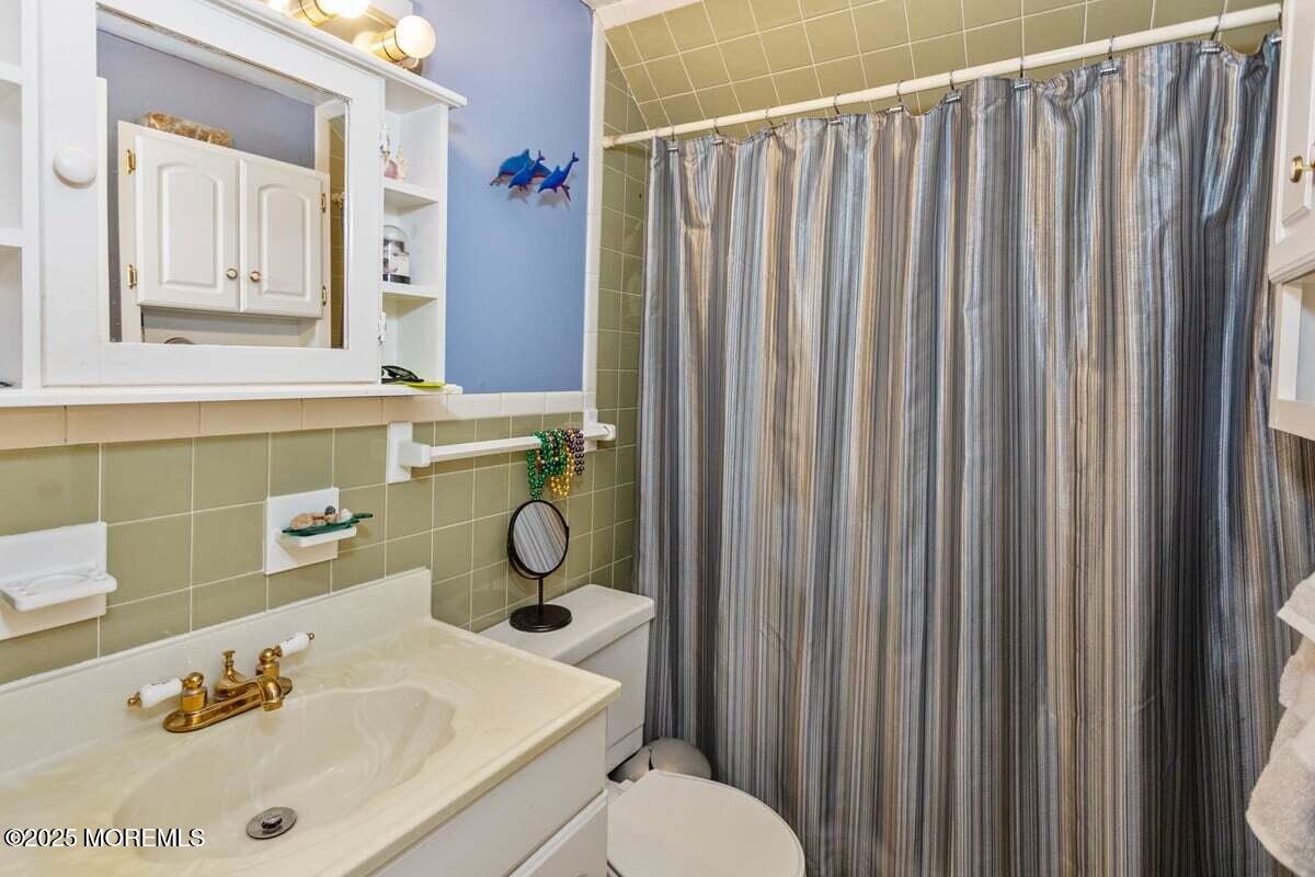 75 Brown Road Howell, NJ 07731 - Photo 31 of 65 2nd Floor Bathroom