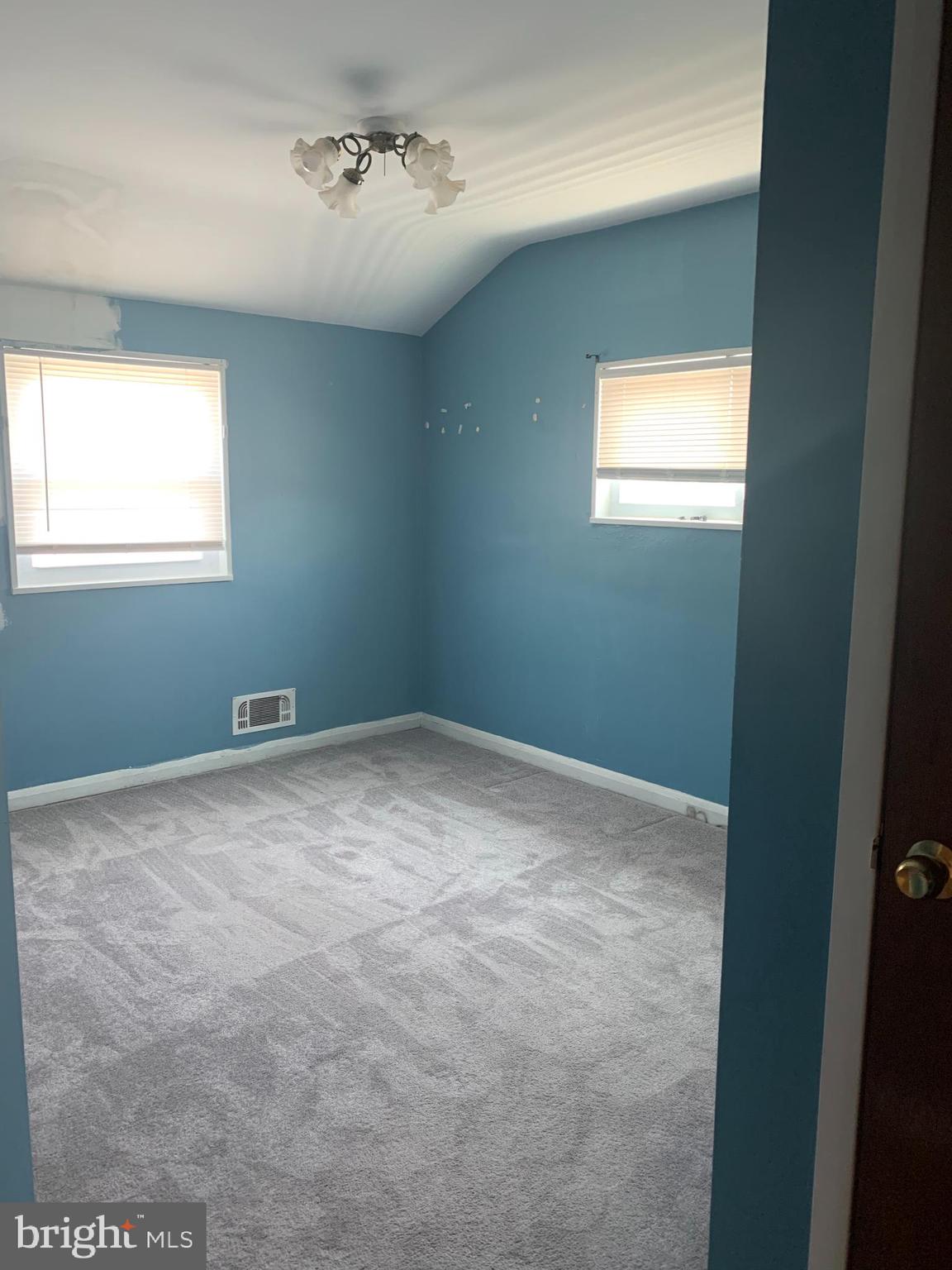 7841 Lockwood Road Baltimore, MD 21222 - Photo 9 of 16