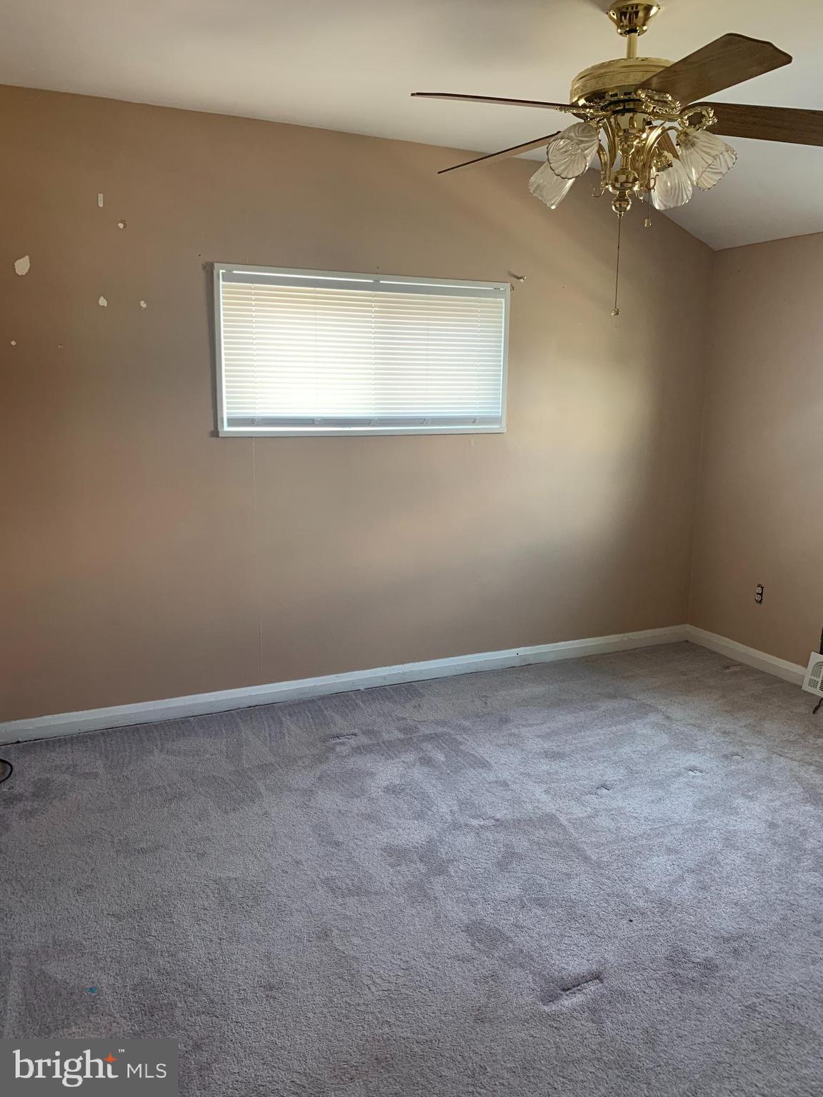 7841 Lockwood Road Baltimore, MD 21222 - Photo 10 of 16