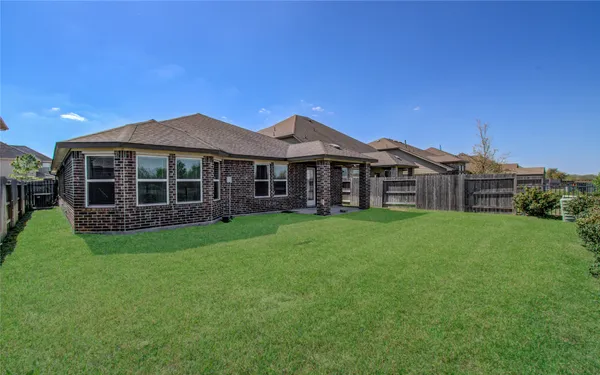 $2,300 | 2815 Dry Creek Drive, Missouri City, TX 77459