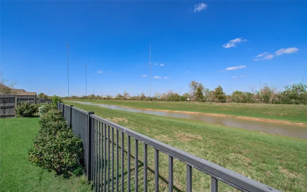 $2,300 | 2815 Dry Creek Drive, Missouri City, TX 77459