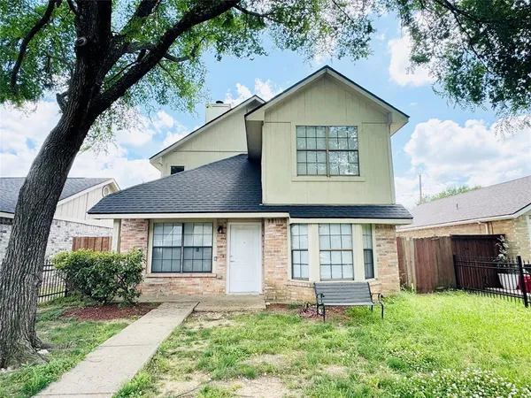 $1,975 | 10652 Hamlin Drive, Dallas, TX 75217